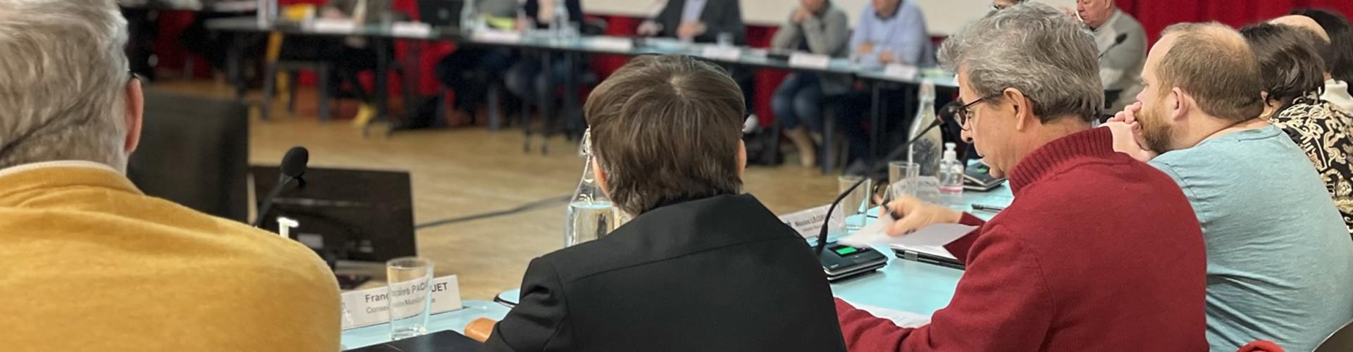 Adoption du nouveau règlement intérieur du Conseil municipal, plus favorable aux minorités