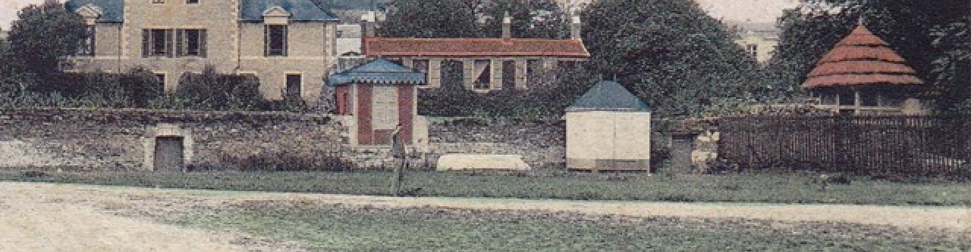 4 > L'ancienne cure, la maison de l'étang, la corderie et le chantier Biré