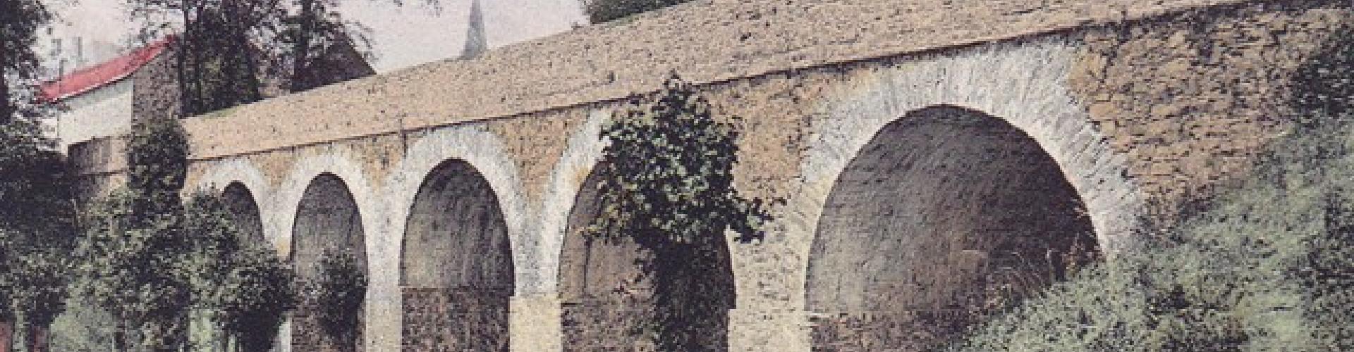 1 > Le pont viaduc de Saint-Jean sur le ruisseau du Chef d'âne et la fontaine aux fèves