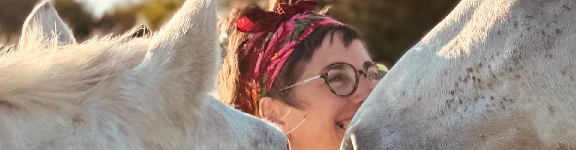 Maïa Constantin avec ses chevaux